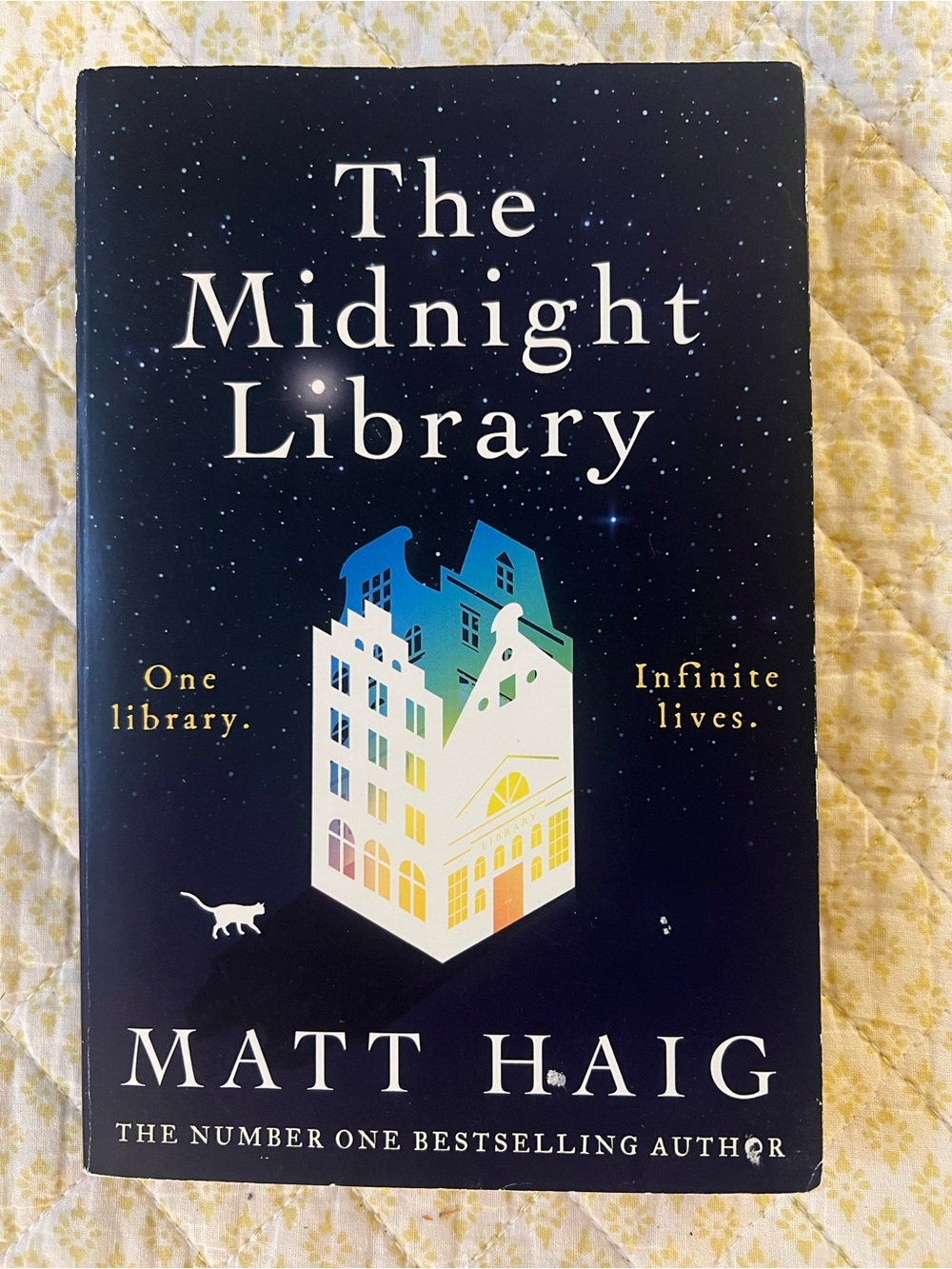 THE MIDNIGHT LIBRARY SOFTCOVER BOOK BY MATT HAIG EUC